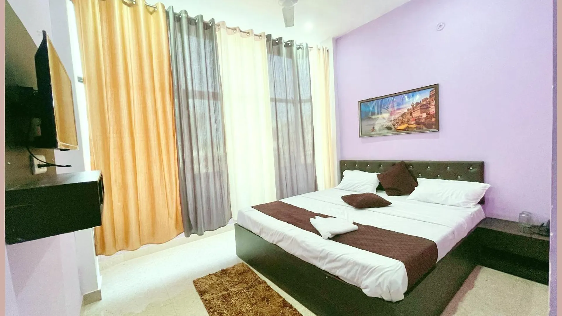 Fully Air-Conditioned - Hotel Shiv # Darshan Premium Near Kashi Vishwanath Temple - Kashi Vishwanath Temple - Free Public Parking And Wifi Facilities - Air Conditioning Room Βαρανάσι