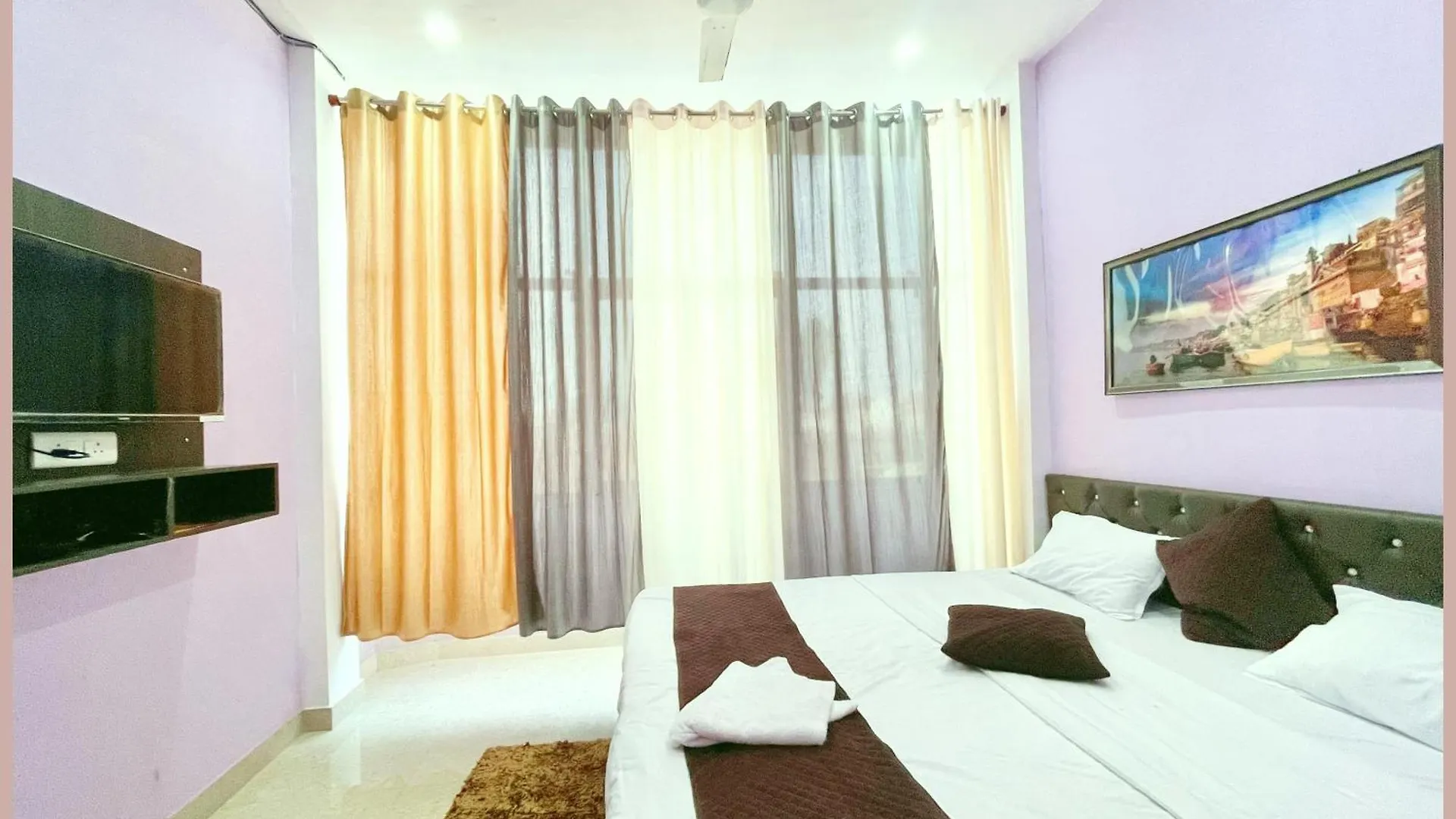 Fully Air-Conditioned - Hotel Shiv # Darshan Premium Near Kashi Vishwanath Temple - Kashi Vishwanath Temple - Free Public Parking And Wifi Facilities - Air Conditioning Room Βαρανάσι