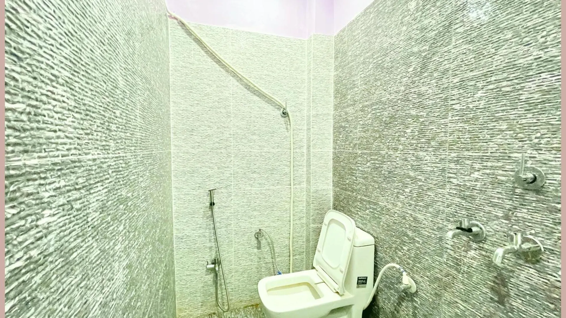 Fully Air-Conditioned - Hotel Shiv # Darshan Premium Near Kashi Vishwanath Temple - Kashi Vishwanath Temple - Free Public Parking And Wifi Facilities - Air Conditioning Room Βαρανάσι Ινδία