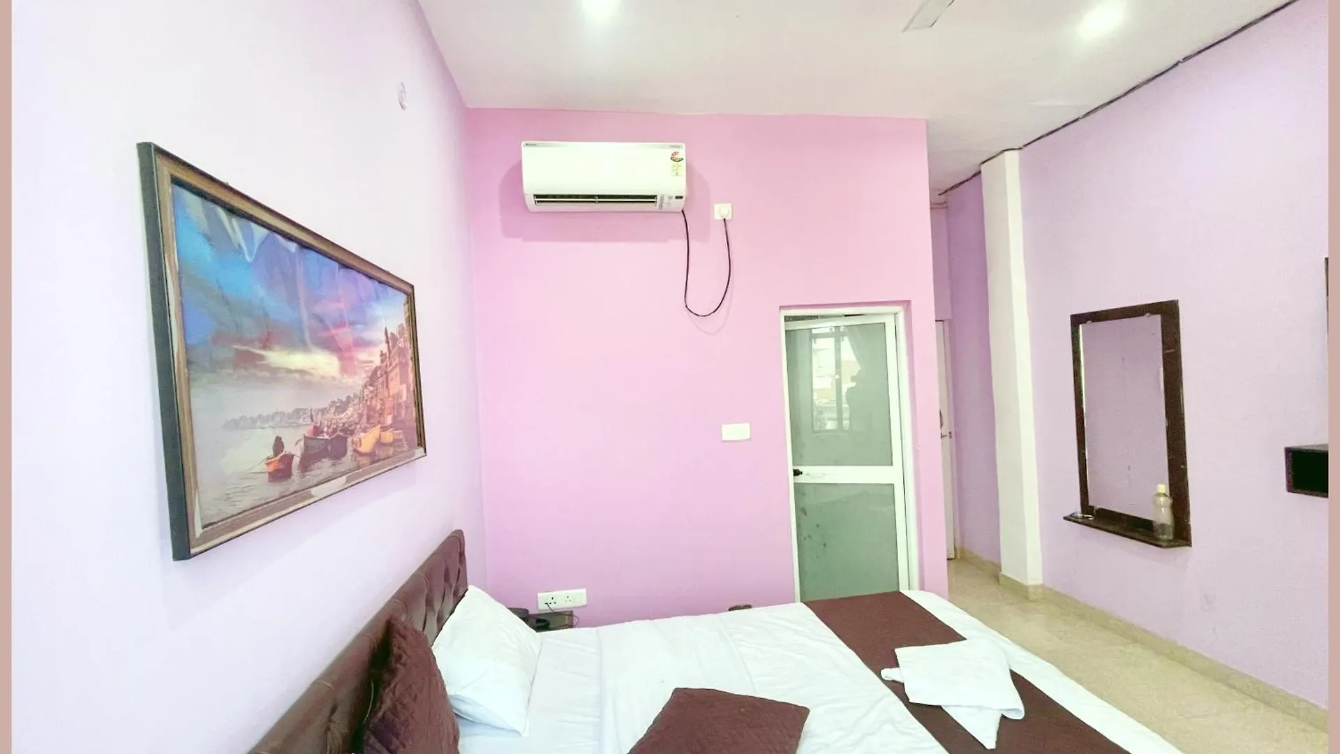 ****  Fully Air-Conditioned - Hotel Shiv # Darshan Premium Near Kashi Vishwanath Temple - Kashi Vishwanath Temple - Free Public Parking And Wifi Facilities - Air Conditioning Room Βαρανάσι Ινδία
