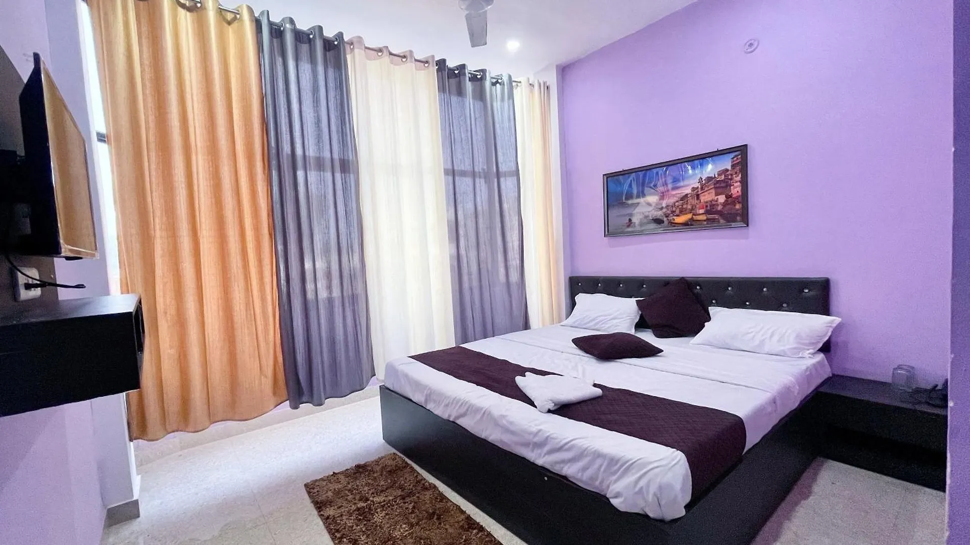 Fully Air-Conditioned - Hotel Shiv # Darshan Premium Near Kashi Vishwanath Temple - Kashi Vishwanath Temple - Free Public Parking And Wifi Facilities - Air Conditioning Room Βαρανάσι